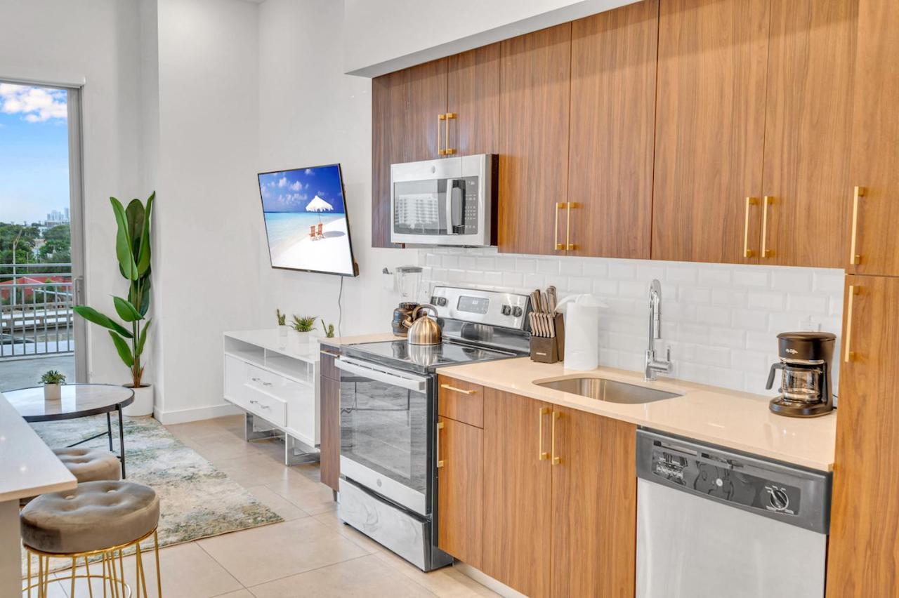 Modern Unit In Downtown Miami With Free Parking Apartment Exterior photo