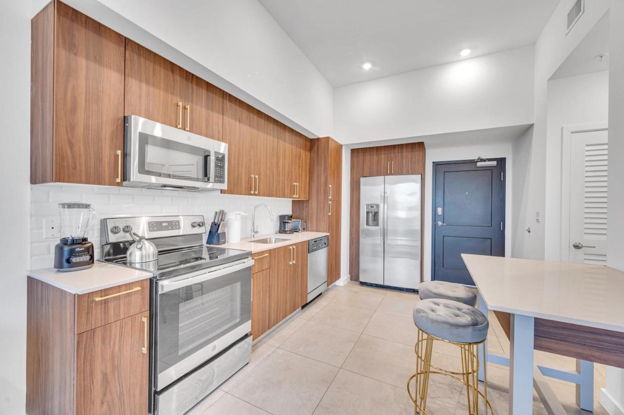Modern Unit In Downtown Miami With Free Parking Apartment Exterior photo