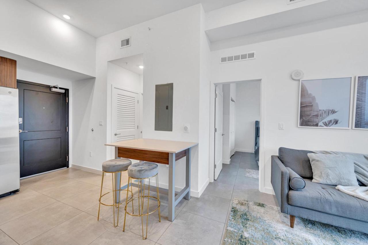 Modern Unit In Downtown Miami With Free Parking Apartment Exterior photo