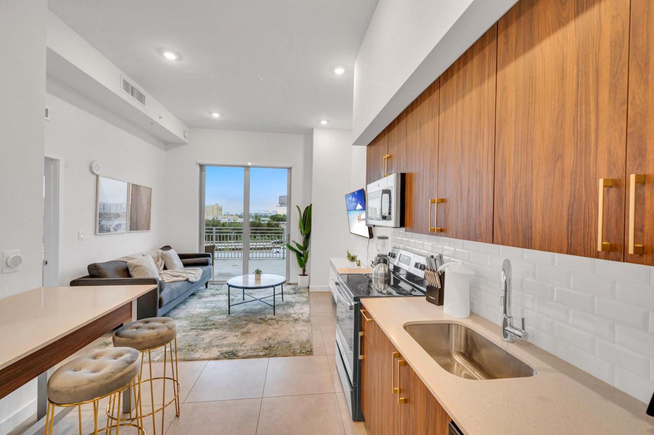Modern Unit In Downtown Miami With Free Parking Apartment Exterior photo