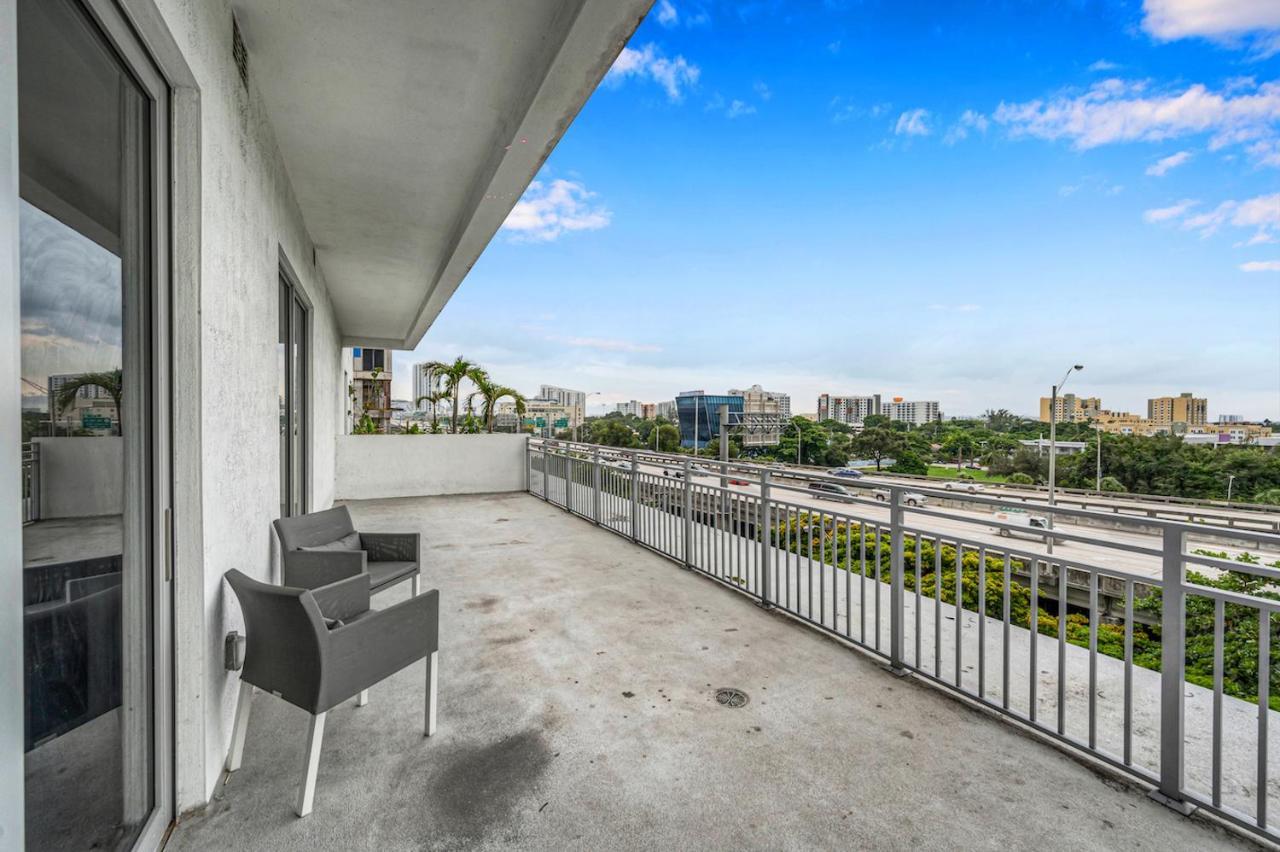 Modern Unit In Downtown Miami With Free Parking Apartment Exterior photo